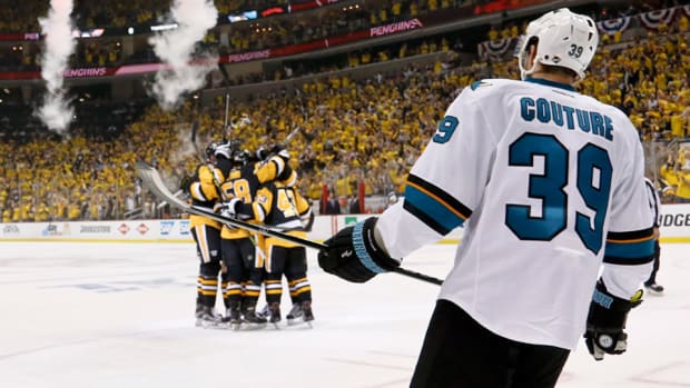 john-buccigross-espn-bucciotchallenge-hockey-twitter.jpg